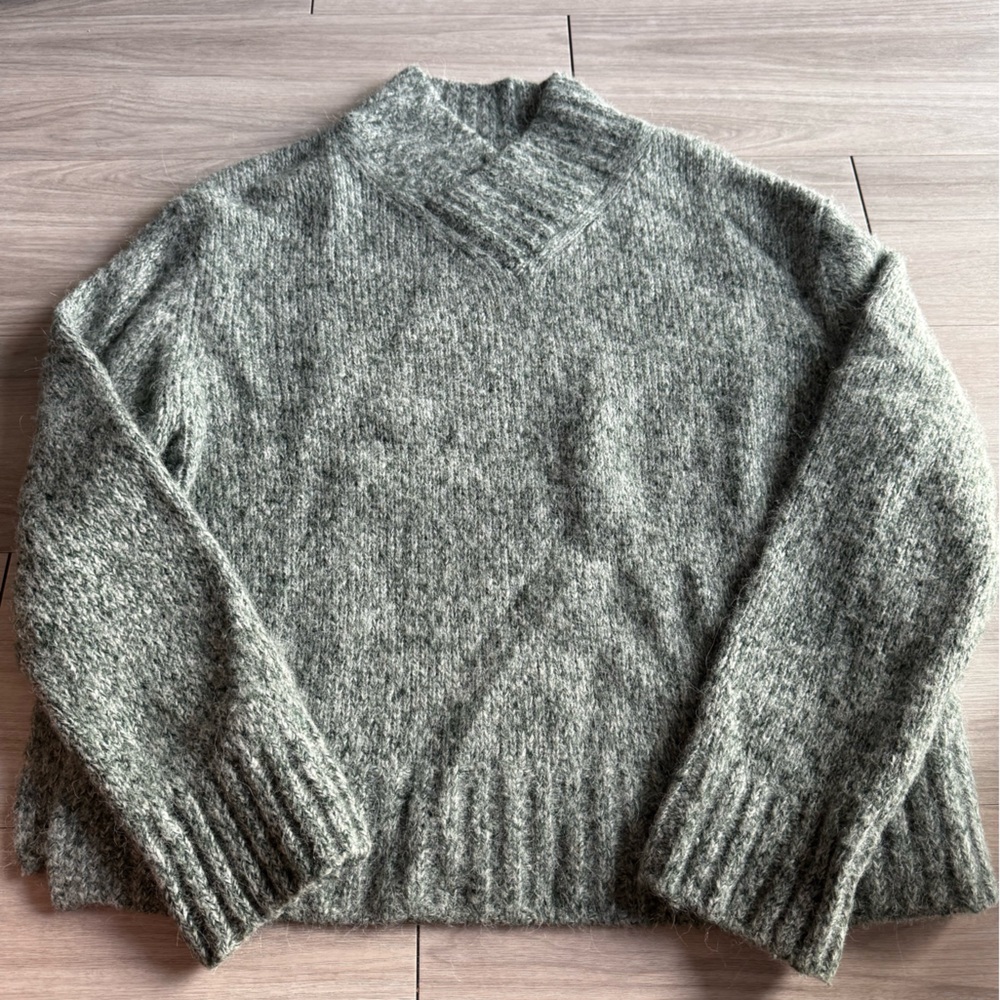Cos Gray/Green Knit Sweater